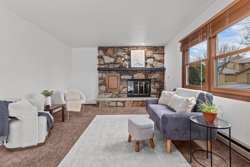 975 Manor Dr #78, Neenah, WI 54956-5107