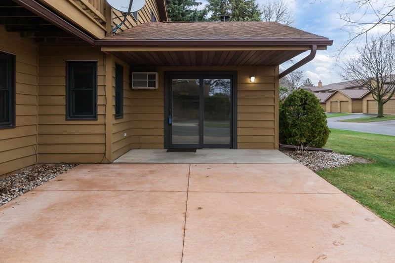 975 Manor Dr #78, Neenah, WI 54956-5107