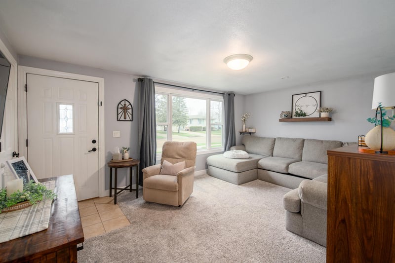 1045 Melissa St, Menasha, WI 54952