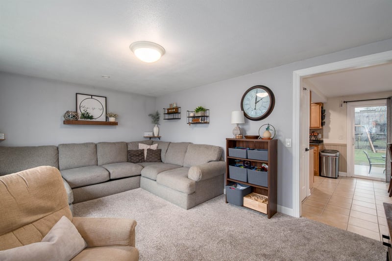 1045 Melissa St, Menasha, WI 54952