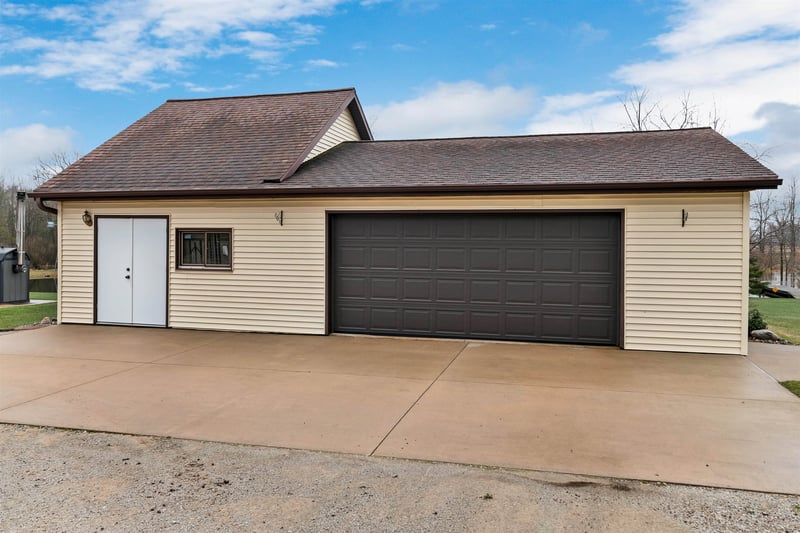 N6153 State 32 Hw, Oconto Falls, WI 54154