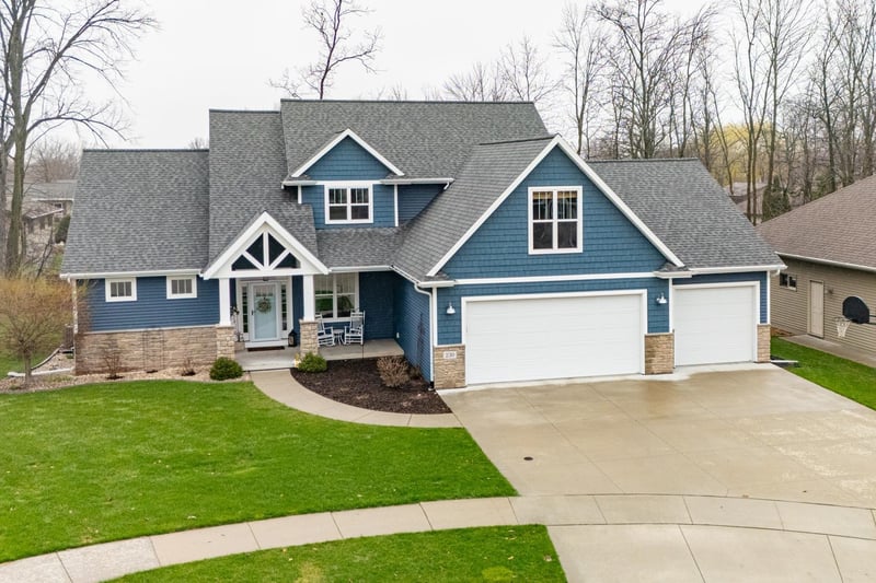230 Deforest Dr, Kaukauna, WI 54130
