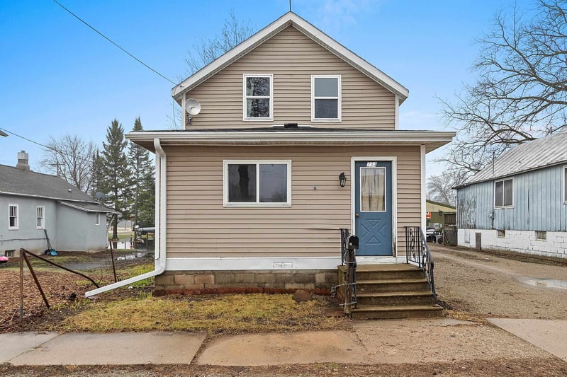 234 Frank St, Oconto, WI 54153