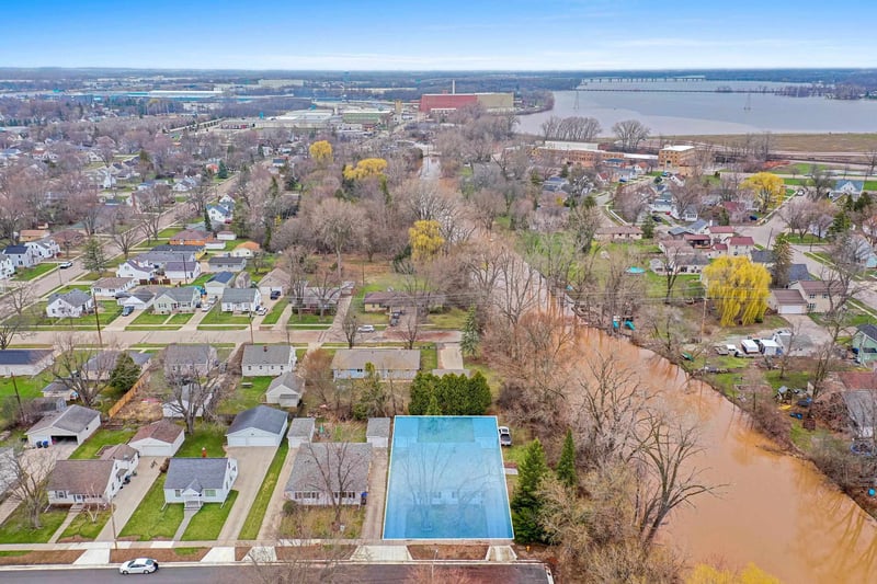 801 Caroline St, Neenah, WI 54956