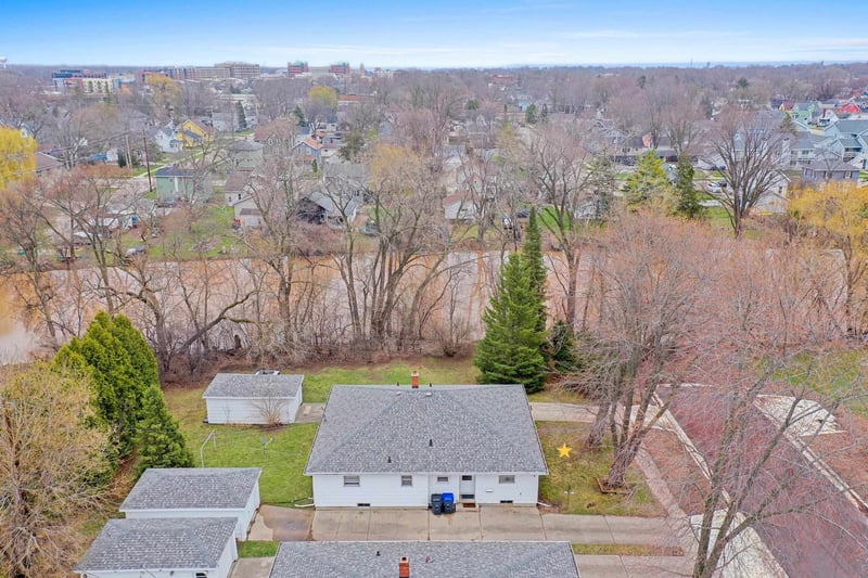 801 Caroline St, Neenah, WI 54956