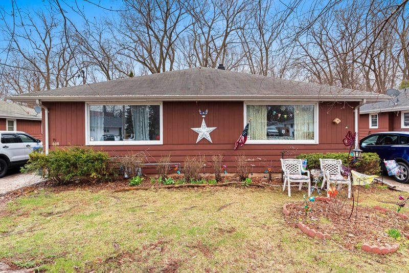 608 Knight Ave, Neenah, WI 54956