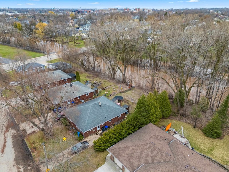 612 Knight Ave, Neenah, WI 54956