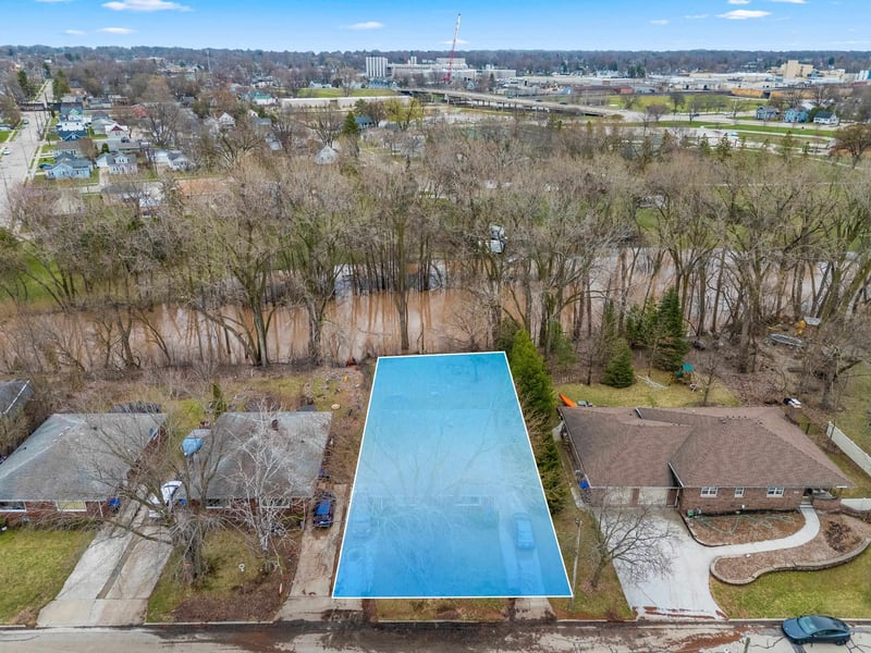 612 Knight Ave, Neenah, WI 54956