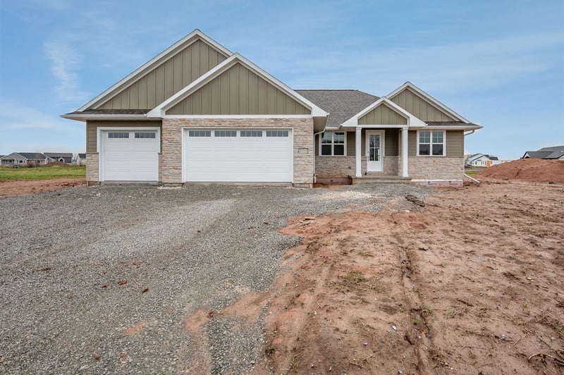 743 Royal St Pats Dr, Wrightstown, WI 54180