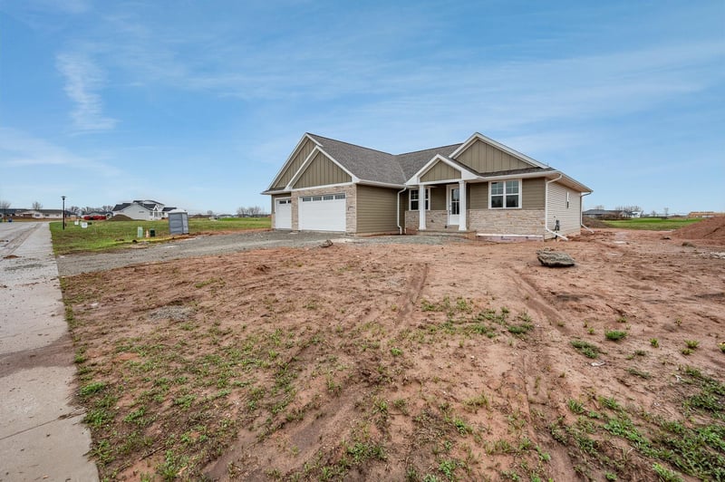 743 Royal St Pats Dr, Wrightstown, WI 54180