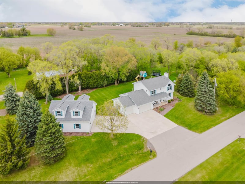 1966 Sky Ranch Ave, Oshkosh, WI 54904-7035