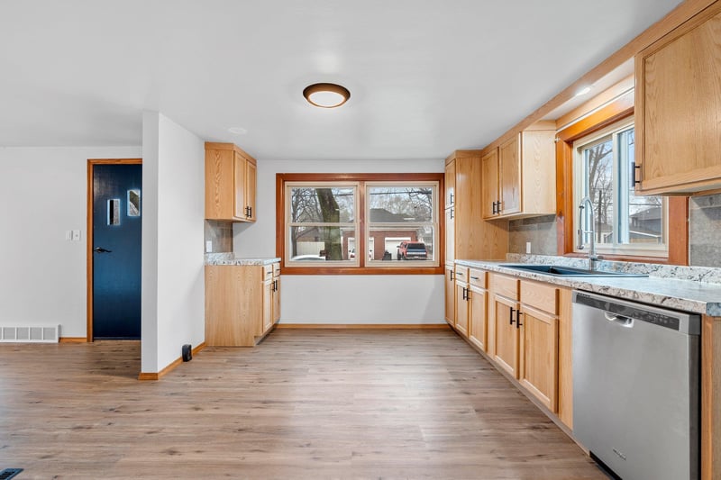 817 Chicago St, De Pere, WI 54115