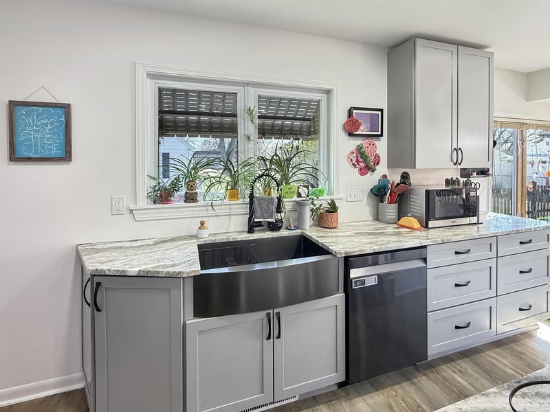 613 Sawyer St, Oshkosh, WI 54902