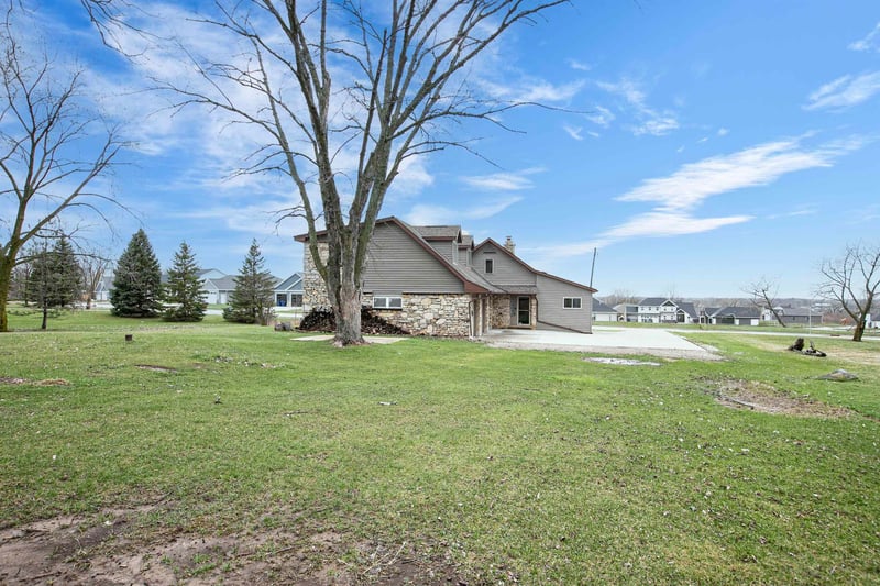 3811 Bower Creek Rd, De Pere, WI 54115