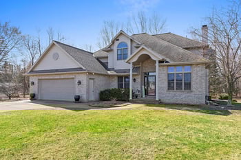 3757 Woodland Rd, Green Bay, WI 54313