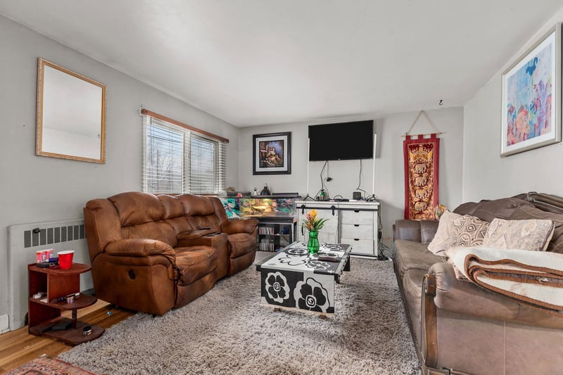 841 7th St, Menasha, WI 54952
