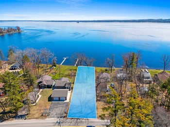 N5996 Lake Dr, Shawano, WI 54166