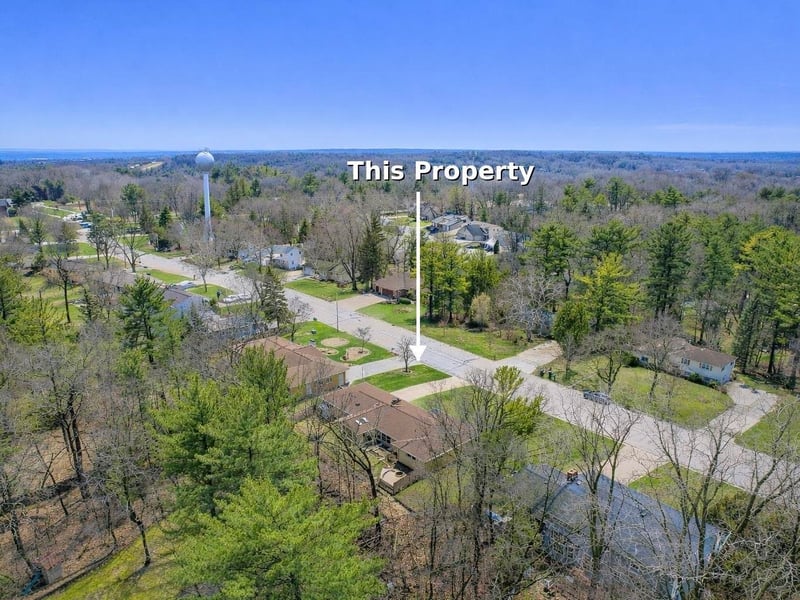 716 Mt Mary Dr, Green Bay, WI 54311