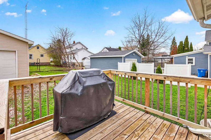 327 7th Ave, Oshkosh, WI 54902