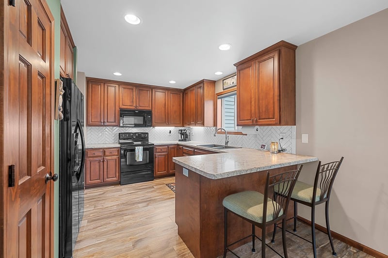 3519 Sandgate Castle Dr, Green Bay, WI 54313-7486