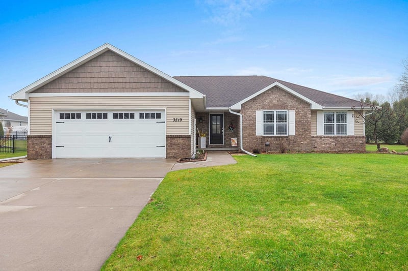 3519 Sandgate Castle Dr, Green Bay, WI 54313-7486