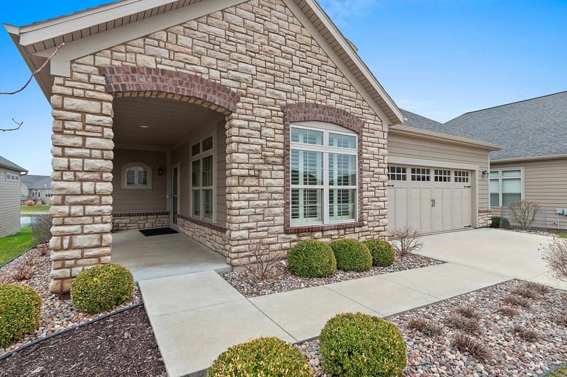 200 Raccoon Berry Way, Green Bay, WI 54311