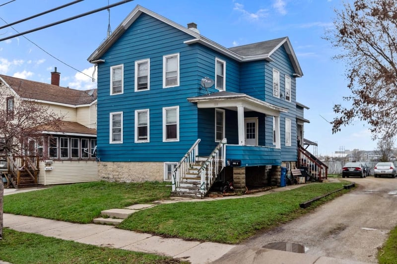 326 6th Ave, Oshkosh, WI 54902-5912