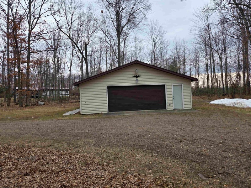 11537 Kalies Shady Ln, Crivitz, WI 54114-8912