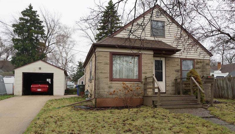 109 11th St, Kaukauna, WI 54130