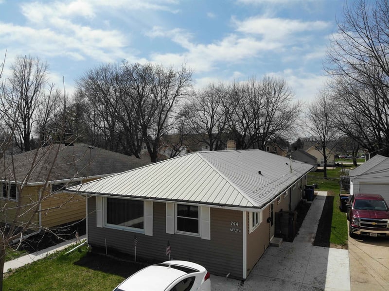744 Warsaw St, Menasha, WI 54952-2352