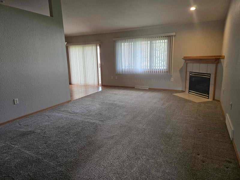 2540 Havenwood Dr #D, Oshkosh, WI 54904