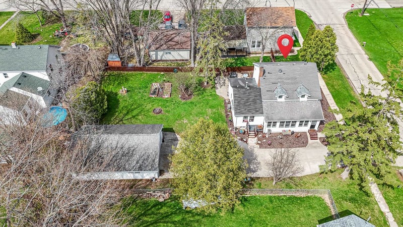 210 4th St, Winneconne, WI 54986