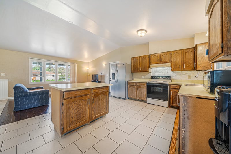 727 Dawn Ct, Neenah, WI 54956