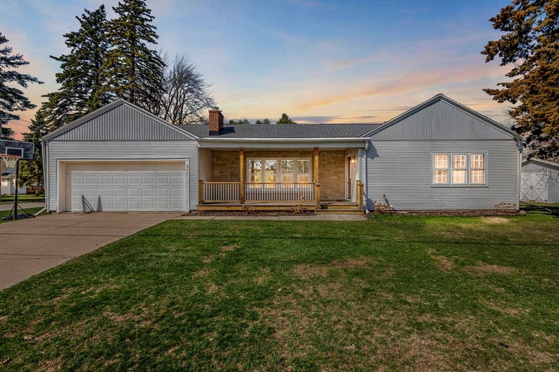 311 Cedar St, Pulaski, WI 54162