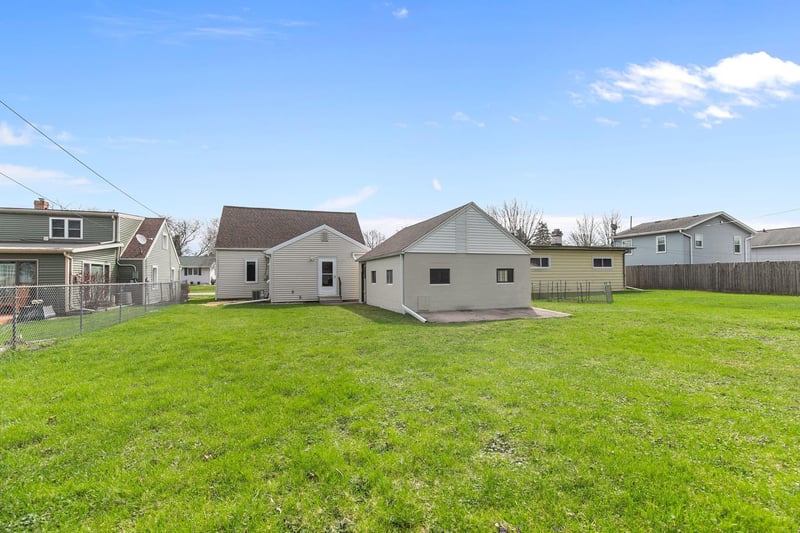 2333 Ashland St, Oshkosh, WI 54901