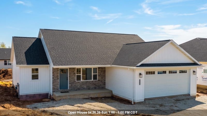 1436 Divinity Dr, De Pere, WI 54115