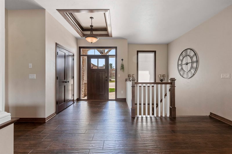 1294 Sedona Cir, Hobart, WI 54115