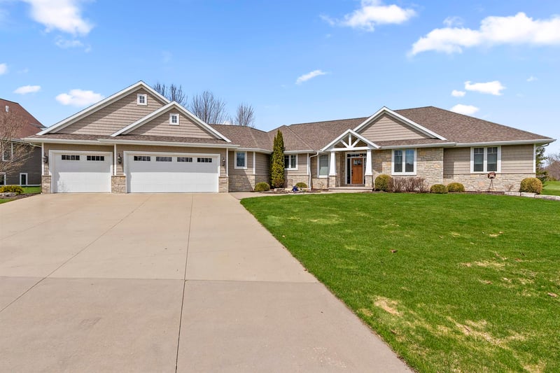 1294 Sedona Cir, Hobart, WI 54115