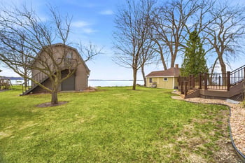 6097 Lyngaas Rd, Winneconne, WI 54986