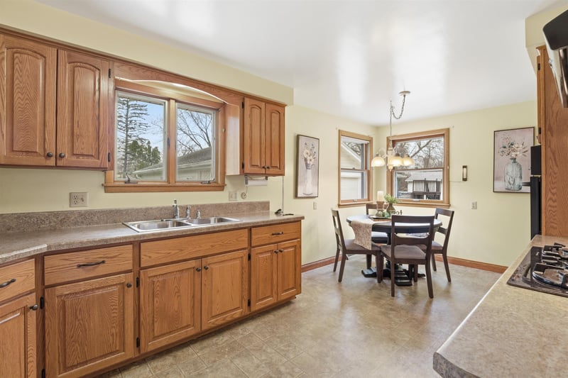 1613 Telulah Ave, Appleton, WI 54915