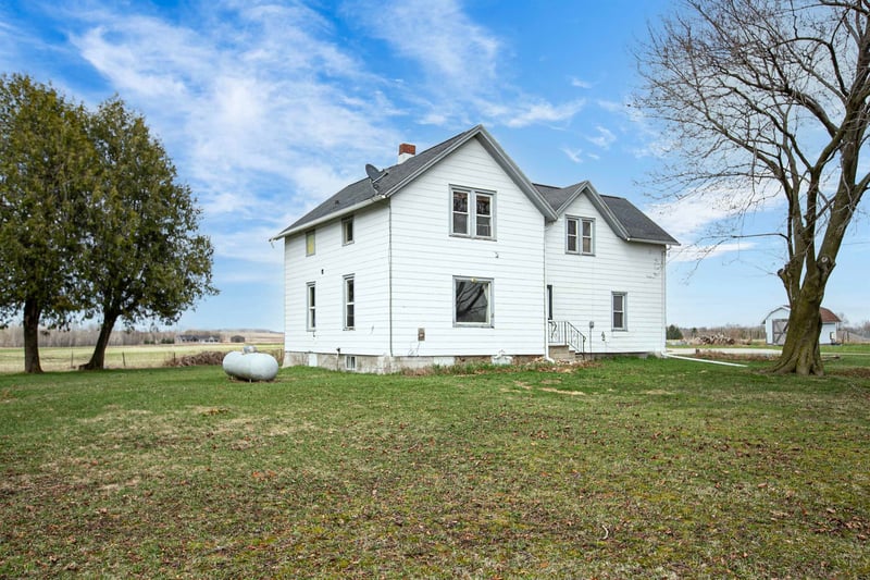 W5136 Brusewitz Rd, Black Creek, WI 54106