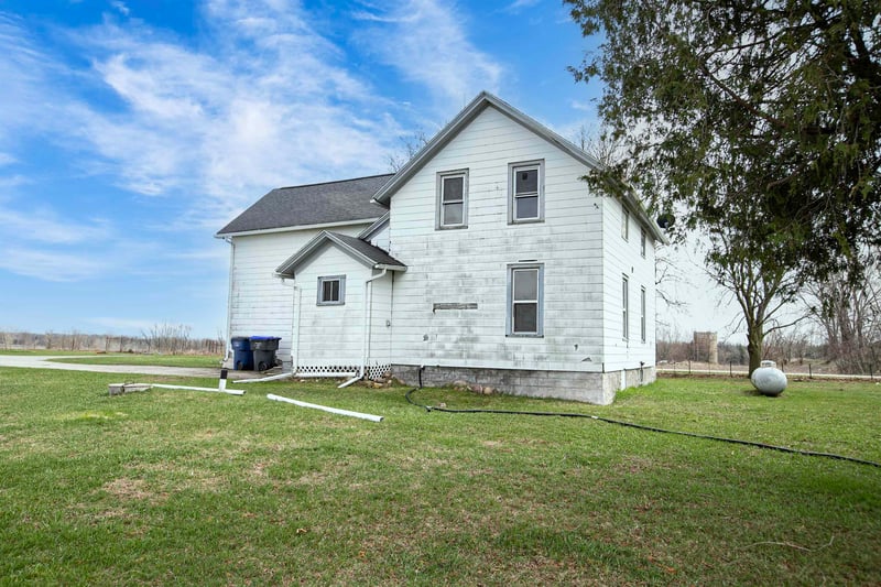 W5136 Brusewitz Rd, Black Creek, WI 54106