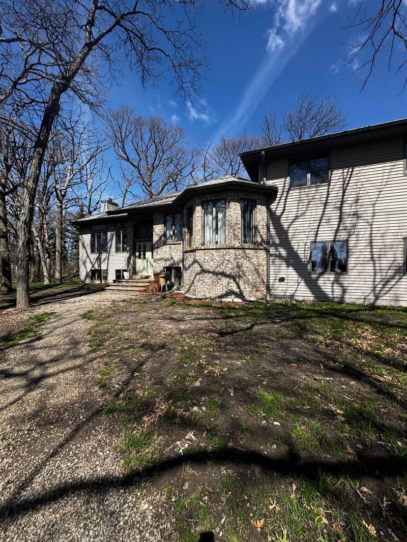 1848 Queens Dr, Oshkosh, WI 54904