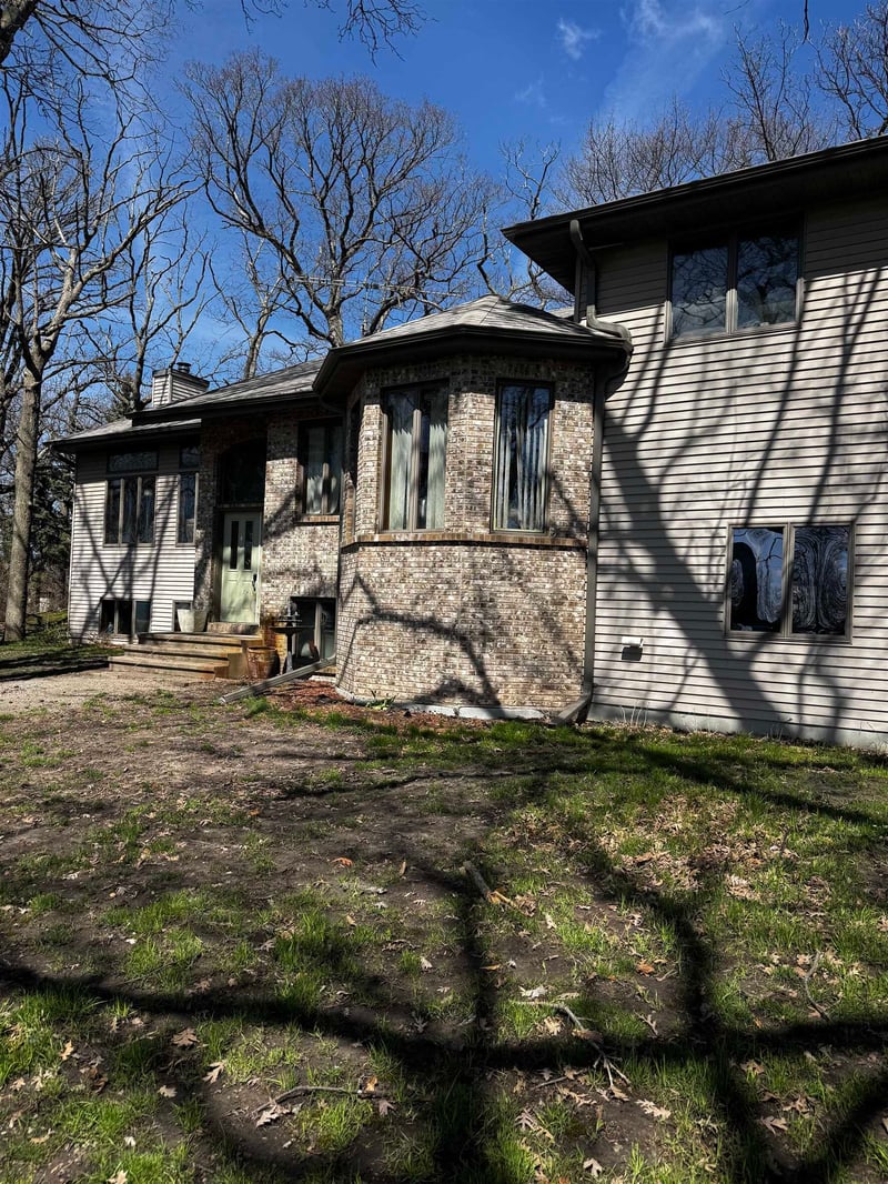 1848 Queens Dr, Oshkosh, WI 54904