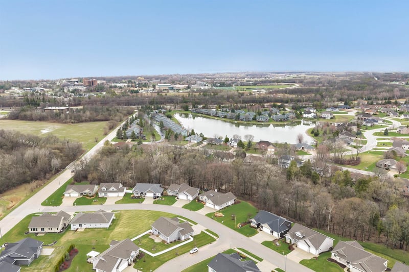 3329 Largo Ridge Dr, Green Bay, WI 54311