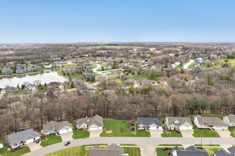 3329 Largo Ridge Dr, Green Bay, WI 54311