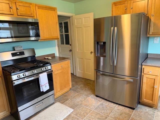 1310 Bismarck St, Green Bay, WI 54302