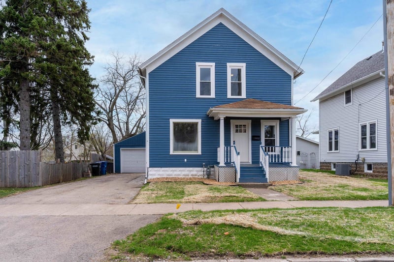 29 Tennessee Ave, Oshkosh, WI 54901