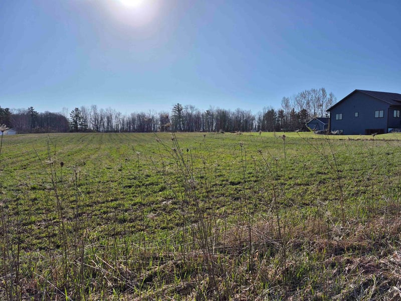 Charlie Ln #37, Cecil, WI 54111