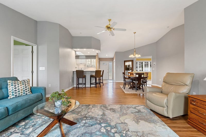 1517 River Pines Dr, Green Bay, WI 54311-5636